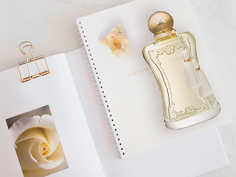 ترك العطر ليستقر على البشرة من النصائح الاساسية التي تقدمها دار Parfums De Marly لمن يرغب بشراء العطر المناسب